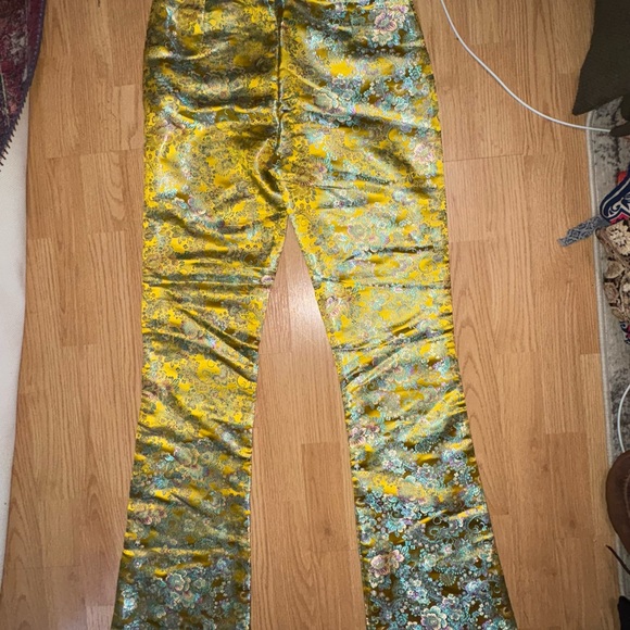 Dolls Kill Mable shiny gold Asian style pants. Size Medium fit 6 maybe 8 party - Picture 4 of 5